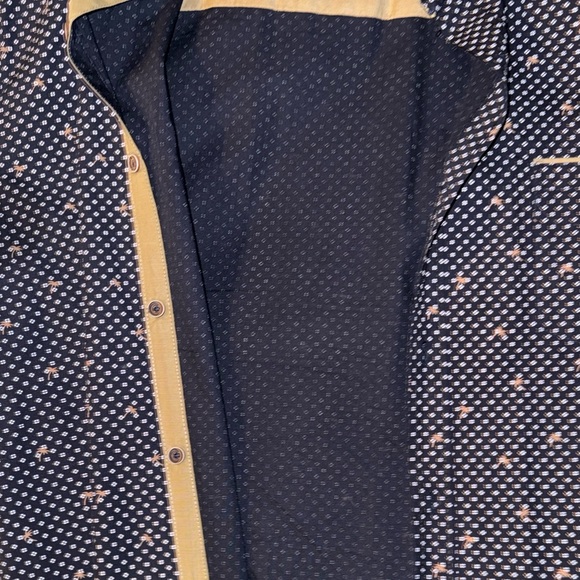 Voyage Men’s button Up Casual - Picture 2 of 2